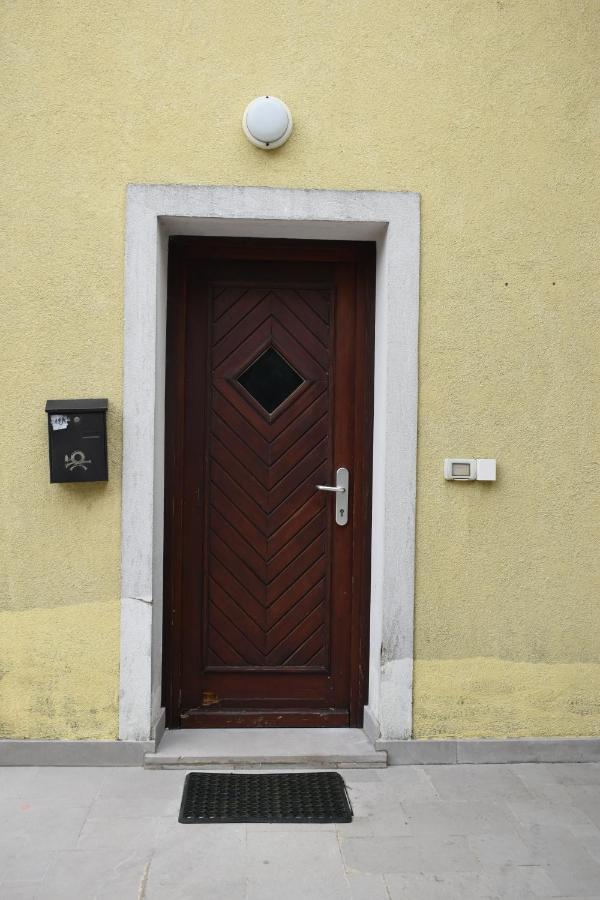 Small House In Vipava Valley Exterior photo